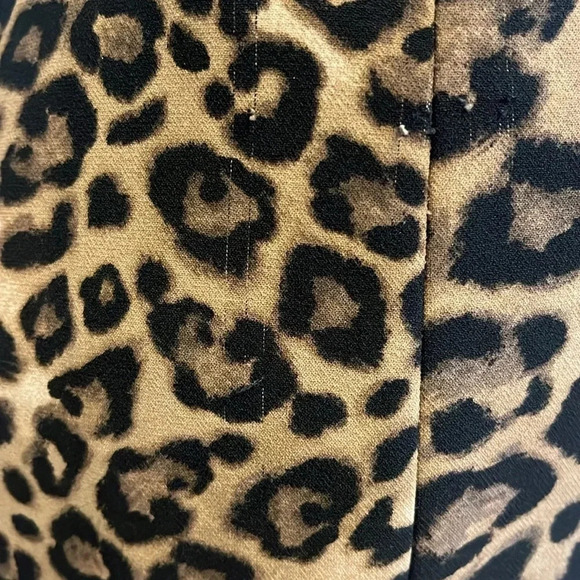 ⭐️WHBM leopard skirt sz 2 - Picture 4 of 4